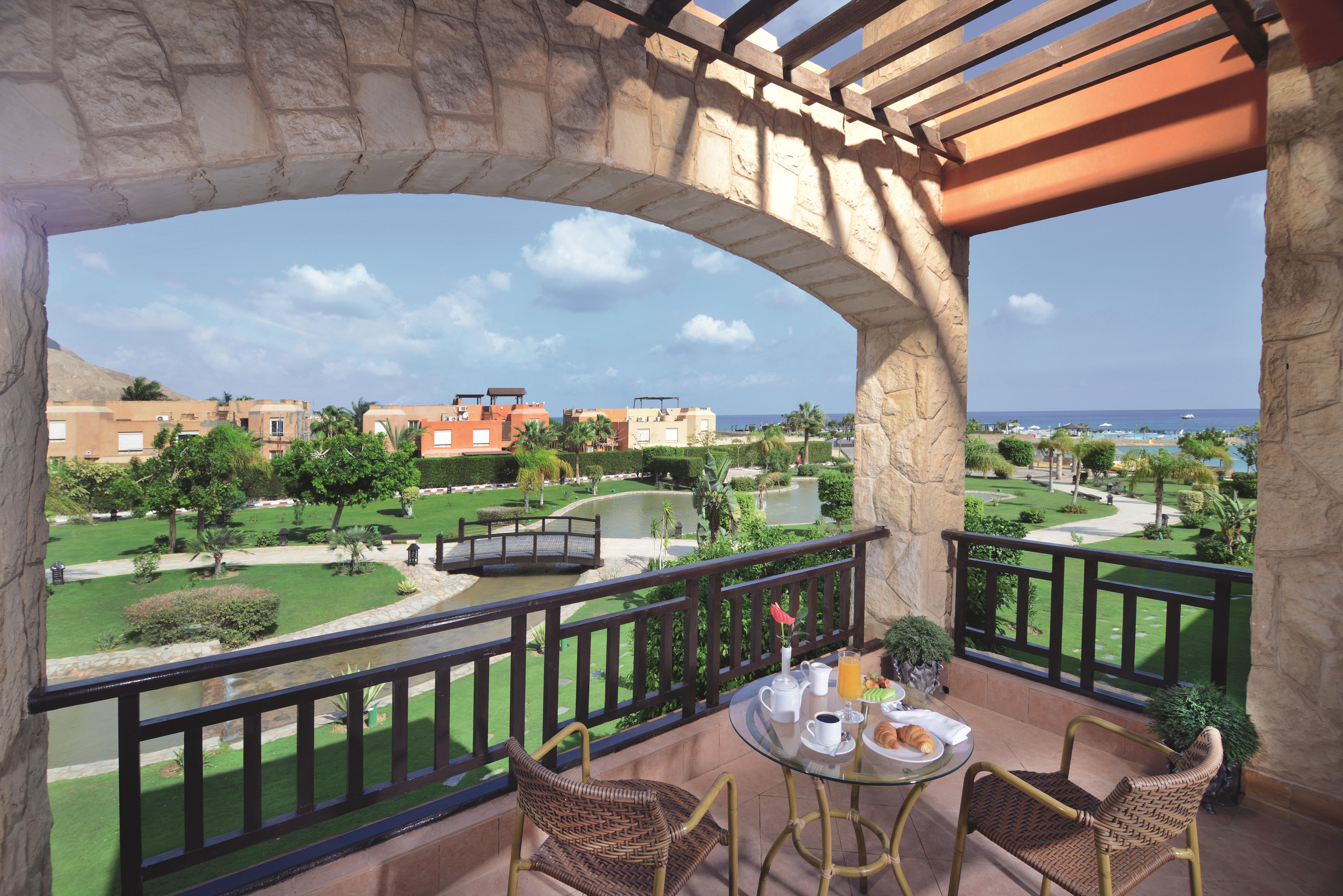 Moevenpick Resort El Sokhna Ain Sukhna Exterior foto View from a balcony